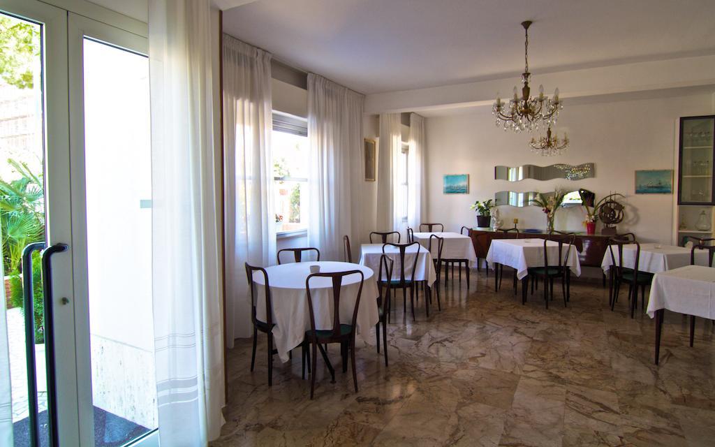 Hotel Villa Tua リッチョーネ エクステリア 写真