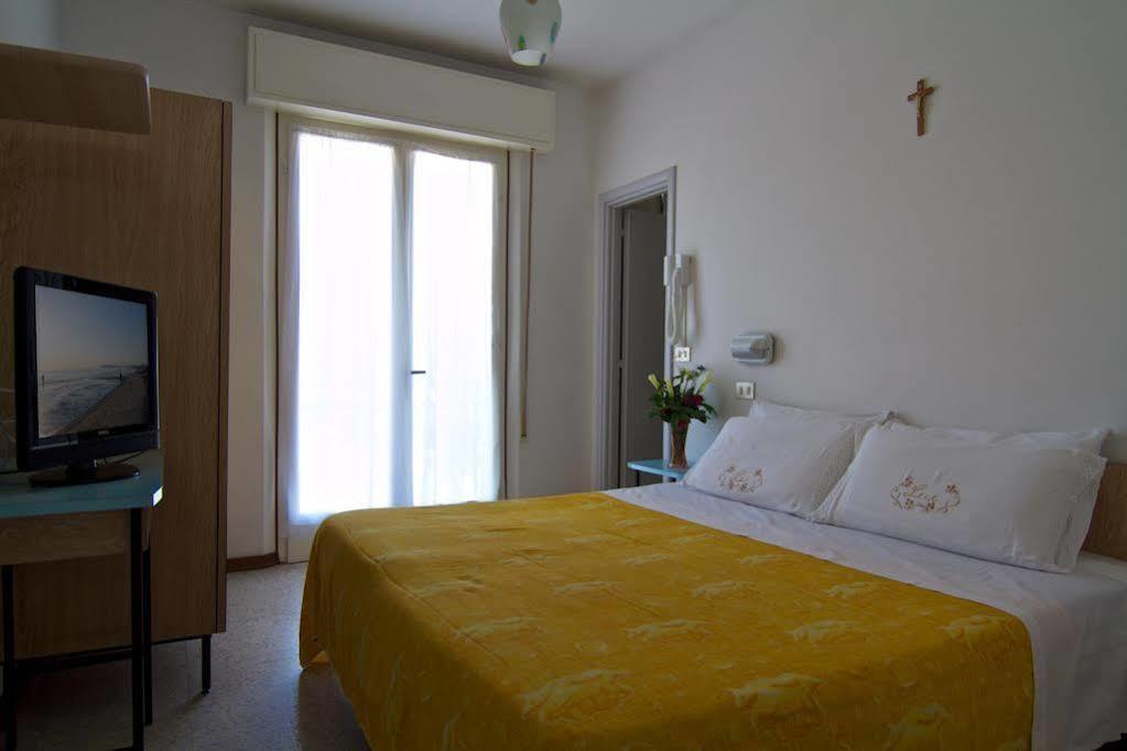 Hotel Villa Tua リッチョーネ エクステリア 写真